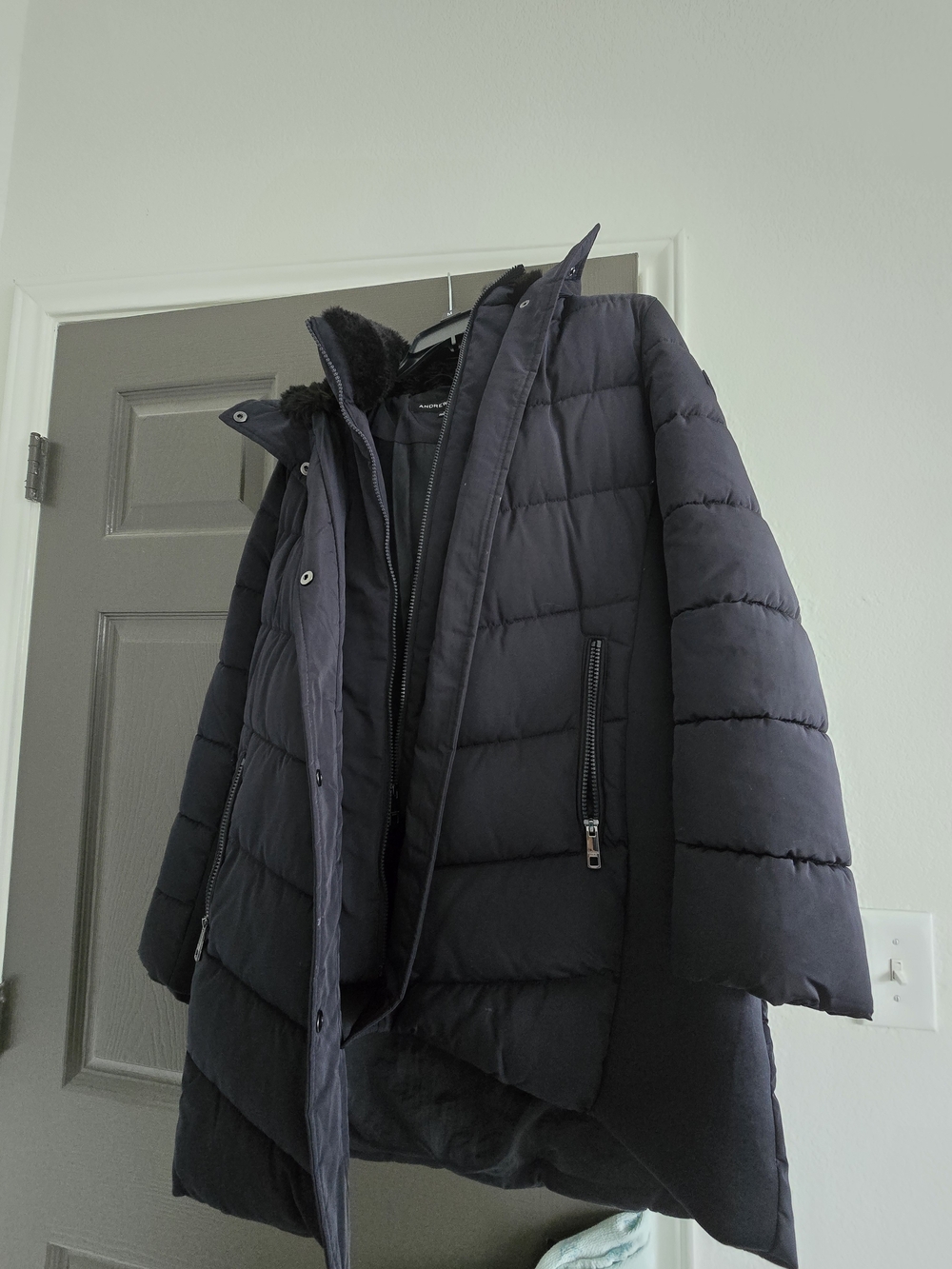 Andrew Marc Women's Black Quilted Puffer Coat with Zip Pockets